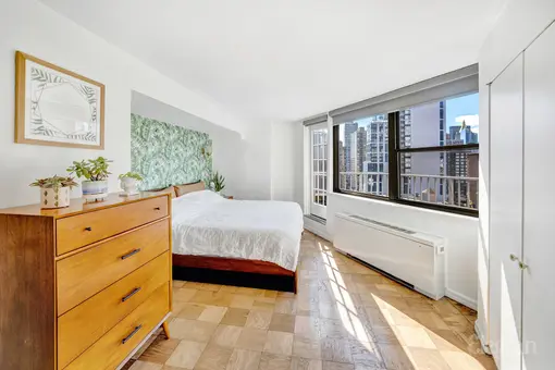 The Murray Hill Crescent, 225 East 36th Street, #18K