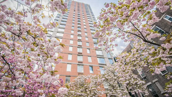 Longacre House, 305 West 50th Street, #25G