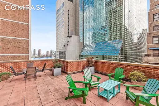 The Sands, 321 East 45th Street, #8D