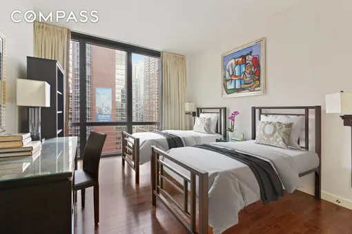 Chelsea Stratus, 101 West 24th Street, #14A