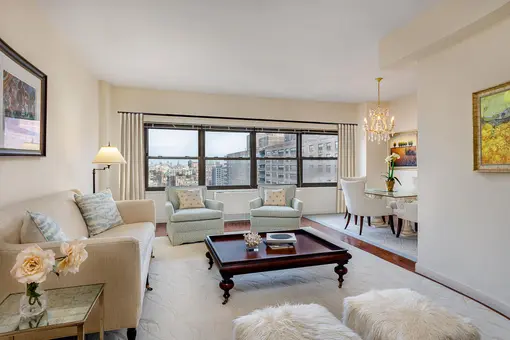 Lincoln Towers, 140 West End Avenue, #30L