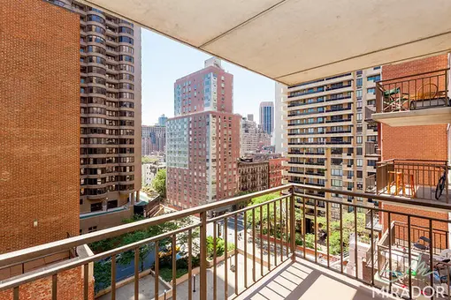 New York Tower, 330 East 39th Street, #9B