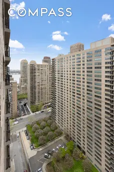 Lincoln Towers, 140 West End Avenue, #26W