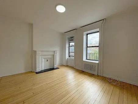 265 West 19th Street, #4S