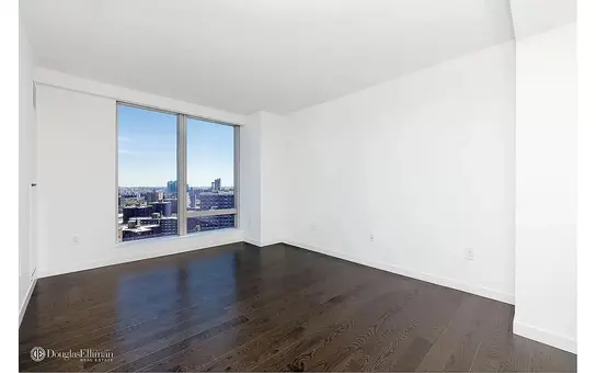 One Manhattan Square, 252 South Street, #27K