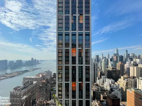 The Sovereign, 425 East 58th Street, #42D