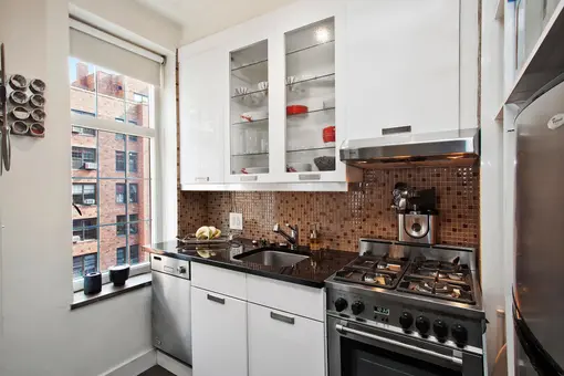 London Terrace Towers, 465 West 23rd Street, #15H