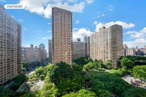 Lincoln Towers, 160 West End Avenue, #11H