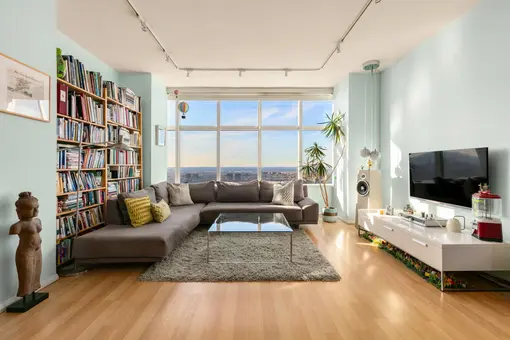 3 Lincoln Center, 160 West 66th Street, #59F