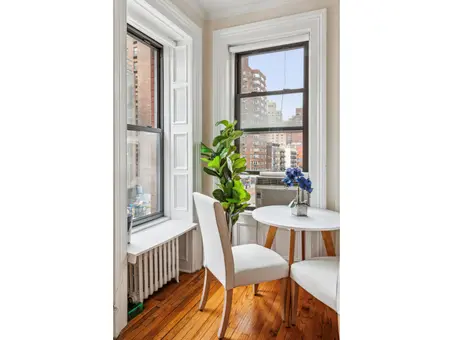 300 East 69th Street, #3W