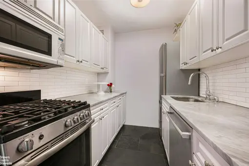 225 East 76th Street, #5A