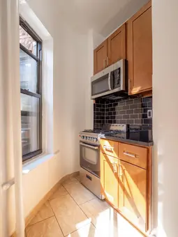 352 West 18th Street, #5B