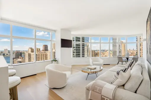 3 Lincoln Center, 160 West 66th Street, #29B