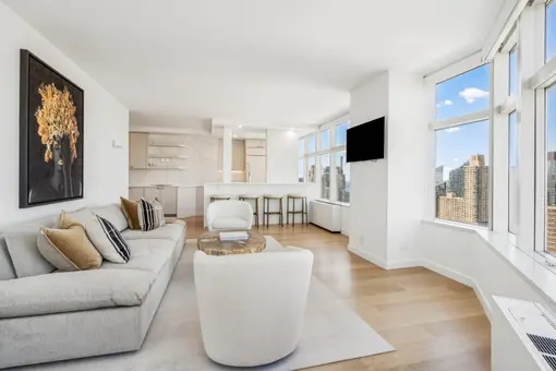 3 Lincoln Center, 160 West 66th Street, #29B