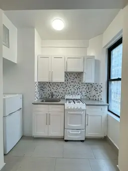 155 East 52nd Street, #5BB