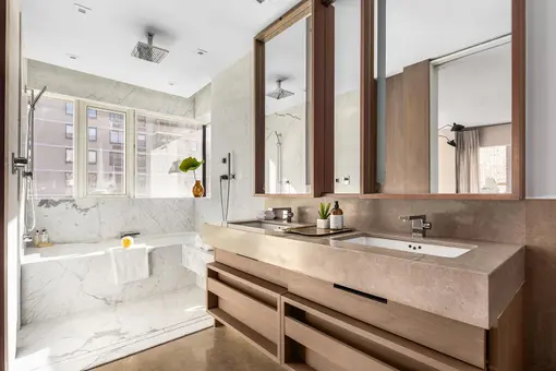 Etage, 176 East 82nd Street, #3