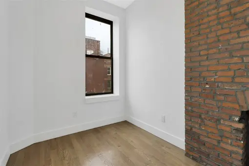 631 East 6th Street, #4B