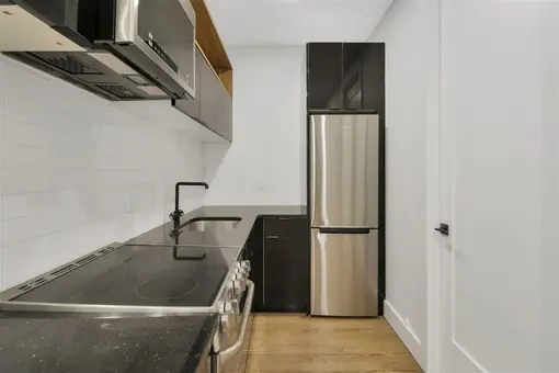 631 East 6th Street, #4B