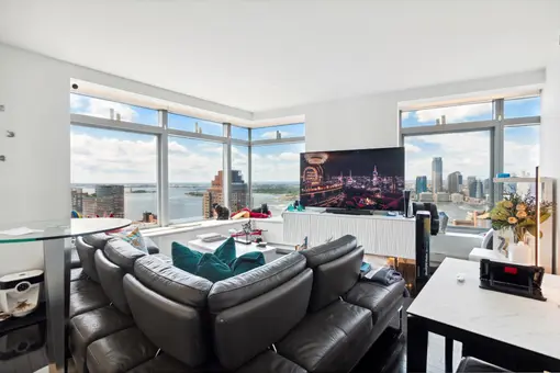 W Residences, 123 Washington Street, #39A