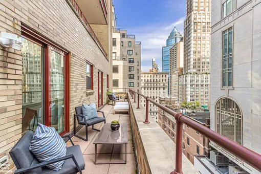 40 East 61st Street, #12A