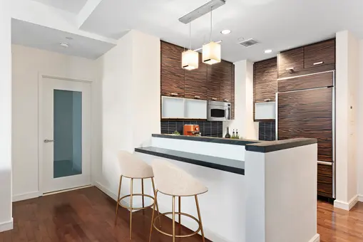 Chelsea Stratus, 101 West 24th Street, #21A