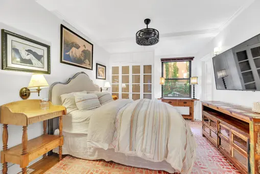 Eastgate, 220 East 73rd Street, #1DD