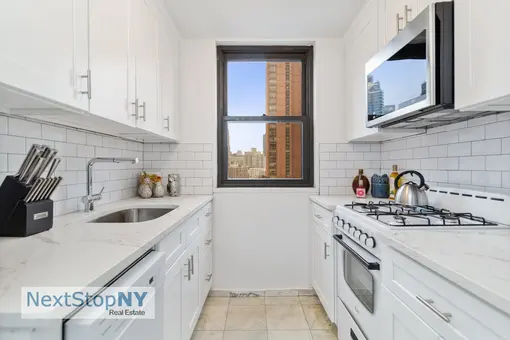 235 East 57th Street, #17F