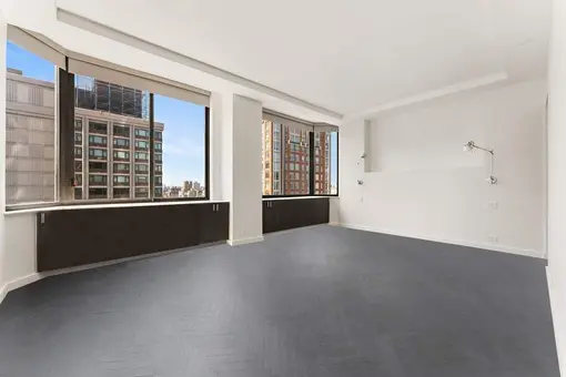 Bristol Plaza, 200 East 65th Street, #26W