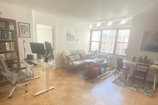 Trafalgar House, 120 East 90th Street, #10H