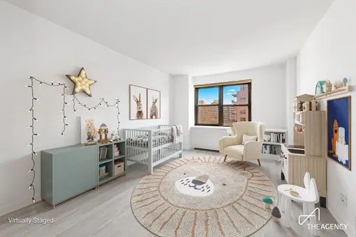 Lincoln Towers, 165 West End Avenue, #28K