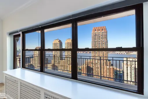 Lincoln Towers, 185 West End Avenue, #29A