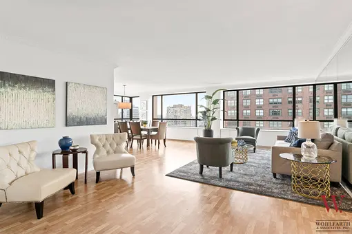 Tower East, 190 East 72nd Street, #31B