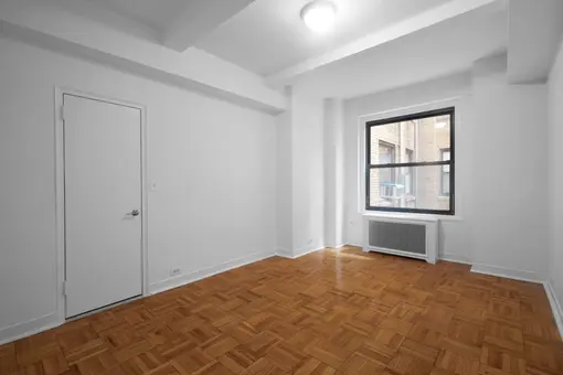 South Pierre, 160 West 71st Street, #12V