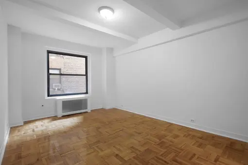 South Pierre, 160 West 71st Street, #12V