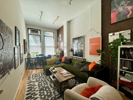 43 East 10th Street, #3H