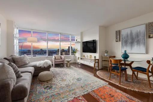 3 Lincoln Center, 160 West 66th Street, #33A