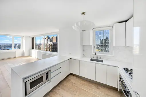 Sheffield 57, 322 West 57th Street, #53H