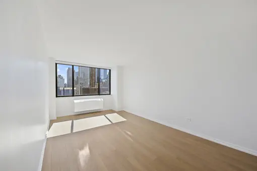 West End Towers, 75 West End Avenue, #P17G