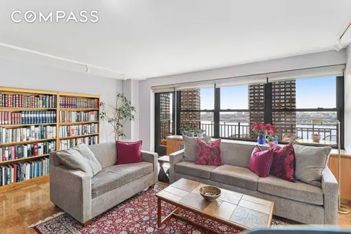 Lincoln Towers, 185 West End Avenue, #27ABS