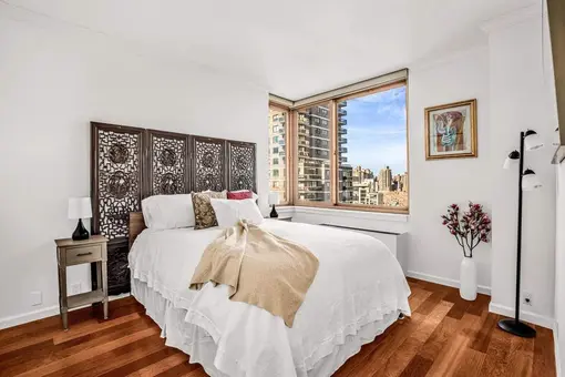 The Belaire, 524 East 72nd Street, #25F