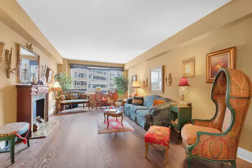 Sutton House, 415 East 52nd Street, #10DC