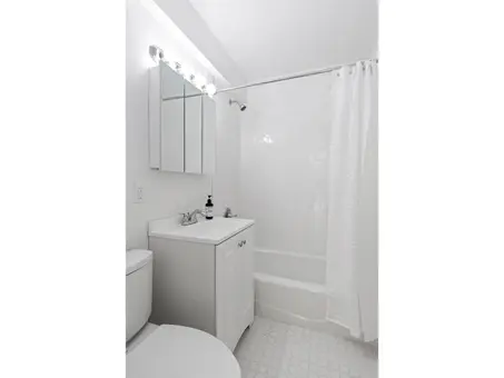 Gramercy Plaza, 130 East 18th Street, #8J