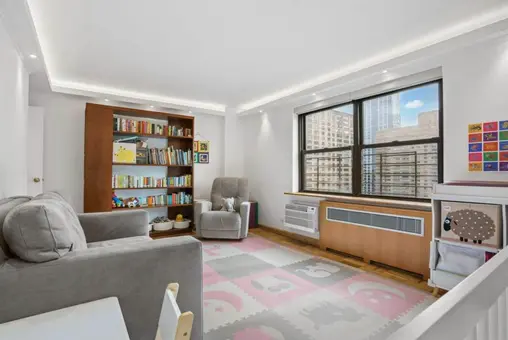 Lincoln Towers, 165 West End Avenue, #19J