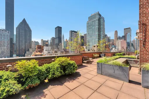 345 East 52nd Street, #3G