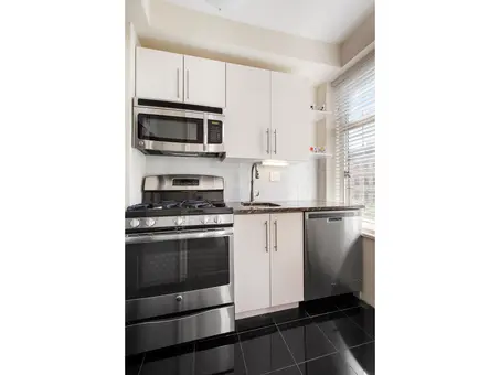 London Terrace Towers, 465 West 23rd Street, #4I