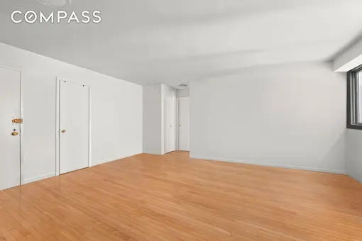 Trafalgar House, 120 East 90th Street, #8H