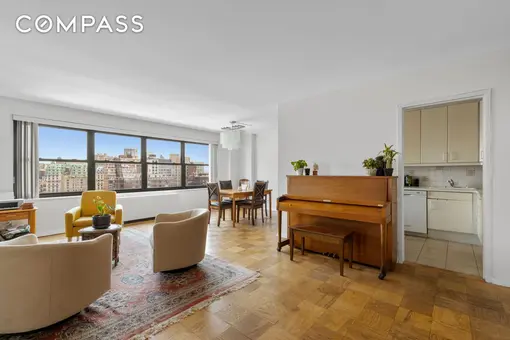 Lincoln Towers, 180 West End Avenue, #22A