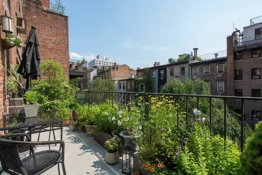 Chelsea Fitzroy Townhouses, 436 West 23rd Street, #D