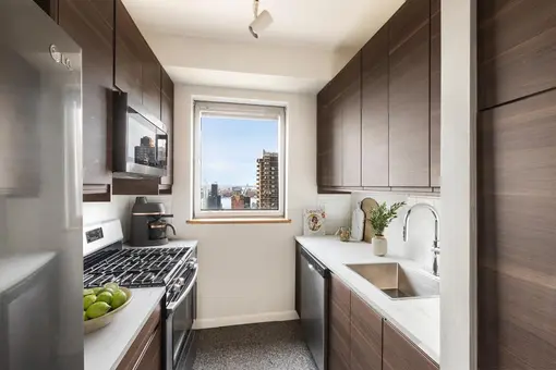 Central Park Place, 301 West 57th Street, #34E