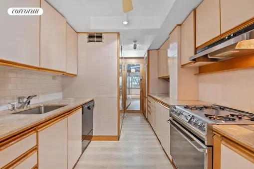 45 East 72nd Street, #8B